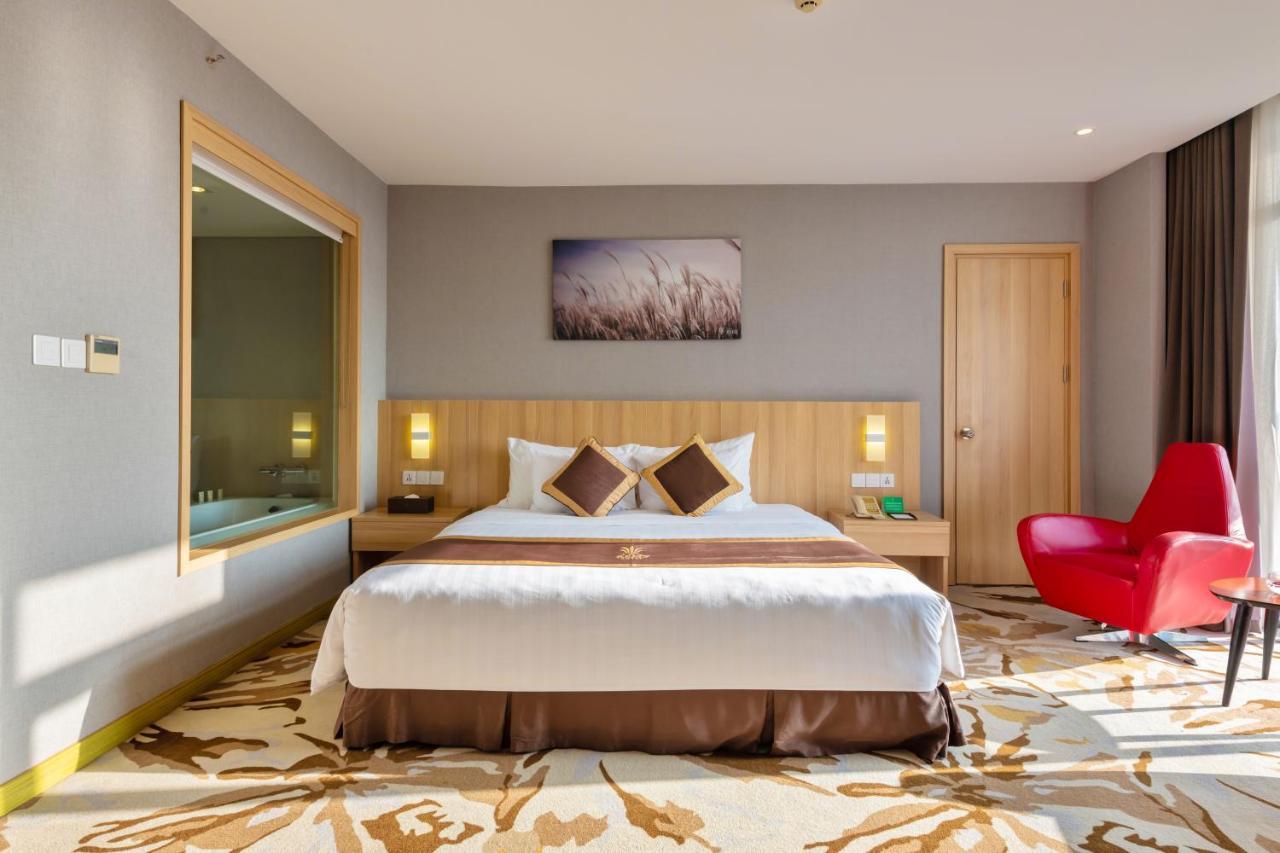 The Reed Hotel Нин Бин Екстериор снимка